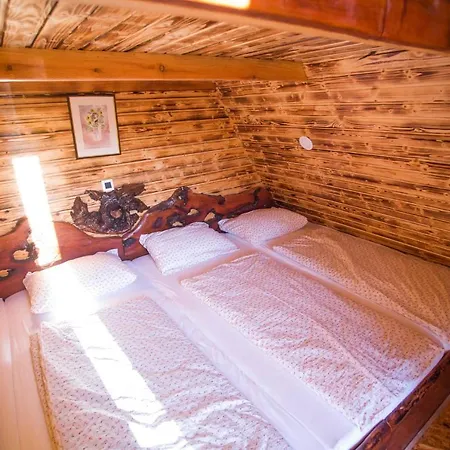 Domacija Paternoster Luxussátor Litija